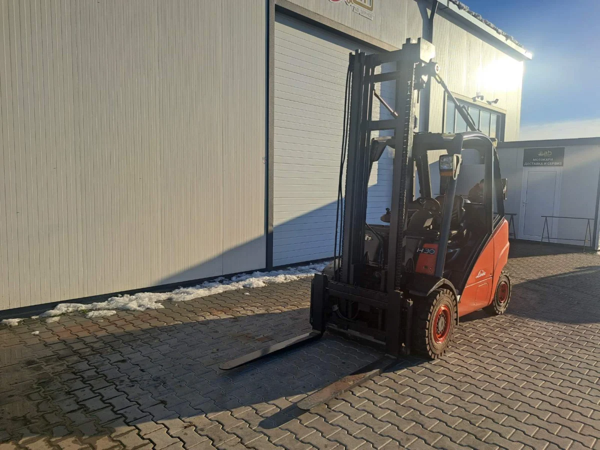 Газокар Linde H30 – страничен изглед, снимка 3, 3000 кг, 4.4 м