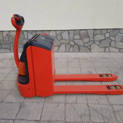Електрическа палетна количка Linde T18 – 1800 кг, 200 мм, 2009 г.