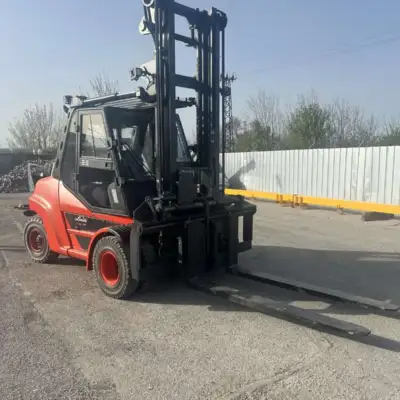 Кабина на мотокар Linde H80 – комфорт при работа Дизелов мотокар Linde H80 – кабина, 8000 кг, 4.85 м