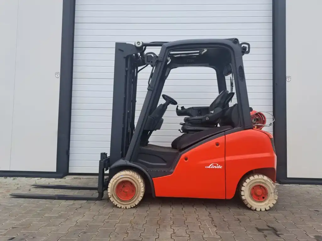 Газокар Linde H20 – страничен изглед, 2000 кг, 4.65 м