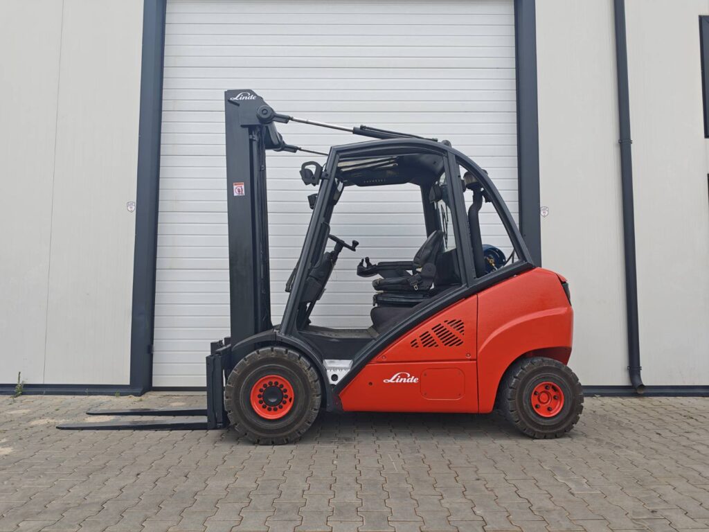 Газокар Linde H30T-01 – 3000 кг, 5.9 м