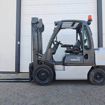Дизелов мотокар Nissan YG1D2A32Q – 3200 кг, 3.3 м