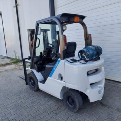 Газокар UNICARRIERS FHGE20T15 2 тона 2017 година изглед отзад